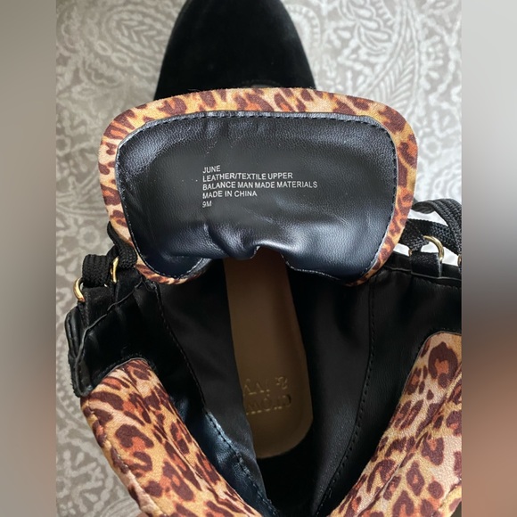 Leopard print Crown & Ivy boots, women’s size 9 - Picture 8 of 8